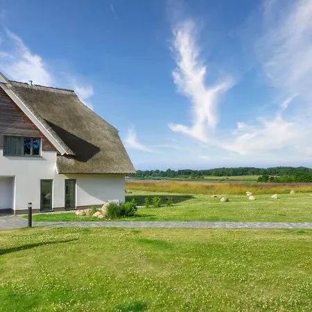 Bachstelze 22 Im Wreecher Idyll Ruegen By Ruyastay Putbus